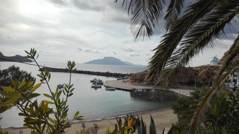 Arkasa Karpathos Seafront Paradisos Foiníkion Exterior photo