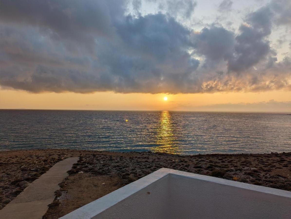 Arkasa Karpathos Seafront Paradisos Foiníkion Exterior photo